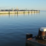 Windstille am Helgoland-Kai Der Helgoland-Kai in Wilhelmshaven bei nahezu Windstille.