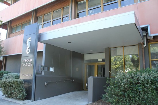 Eingang Elwood College