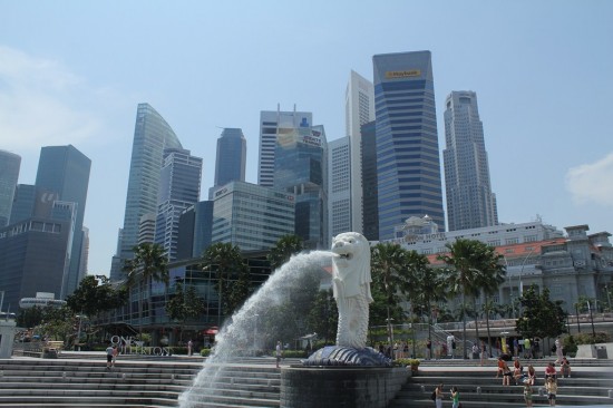 Singapur - Merlion-Brunnen mit CBD Singapur - Merlion-Brunnen mit CBD