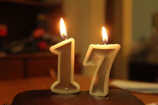 17. Geburtstag - Kerzen auf Kuchen - IMG_7314