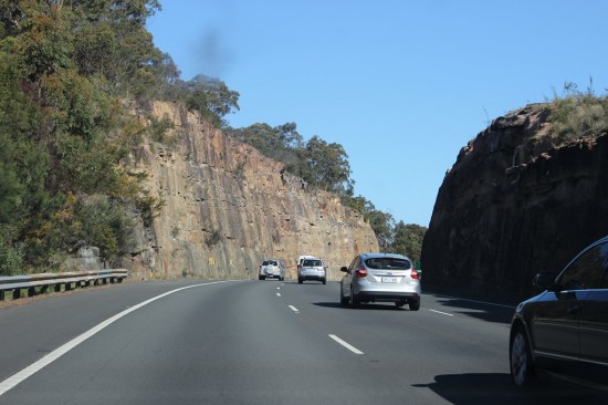05 Road through rocks north of Sydney - IMG_3607
